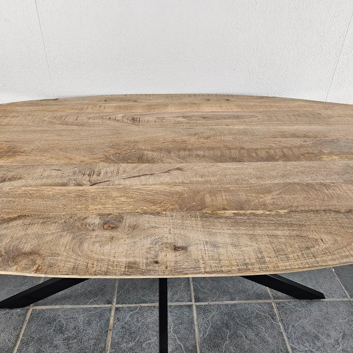 Dining table Oval 210x100cm (25mm top - Center leg)