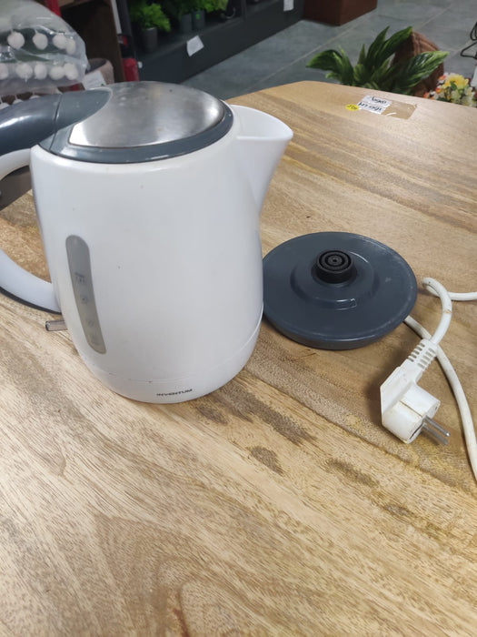 K010 | Waterkoker Inventum 220v