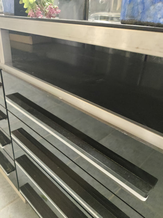 K018 | Zwarte presentatie kast - 16 laden - 250x86x50cm