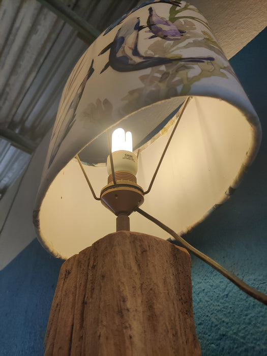 K071 | Lamp van drijfhout 220V