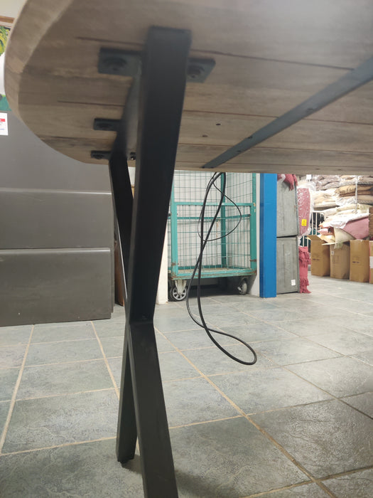 K073 | Metal base X legs for table (NEW)
