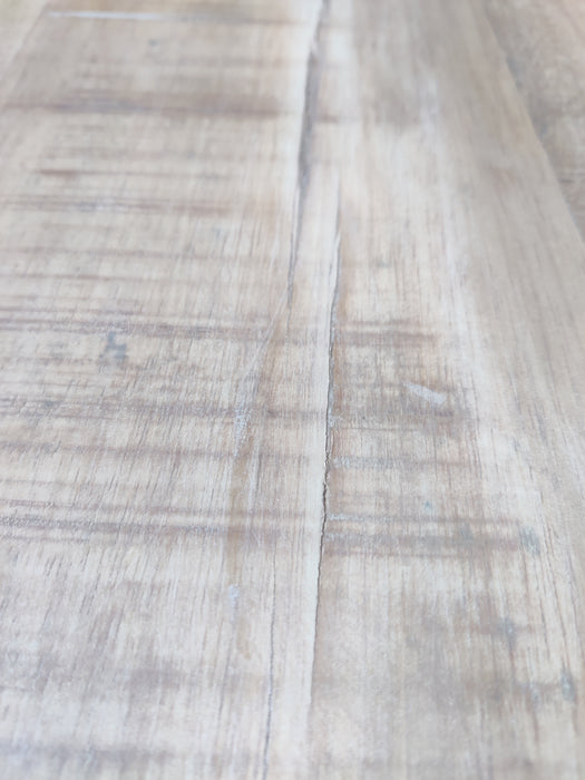 K074 | Mangohouten ronde tafel 150cm (licht beschadigd)