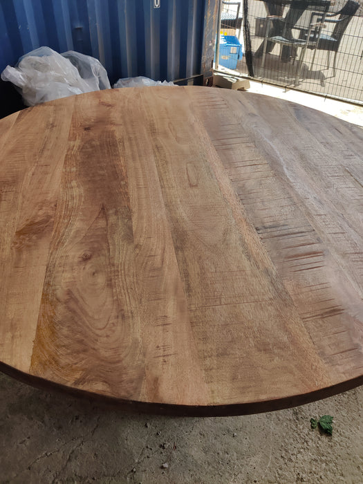 K079 | Mango wood round table 150cm complete with legs (new condition)
