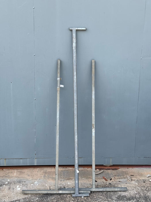 K058 | Metal clothes rack 150(W)*125(H)cm